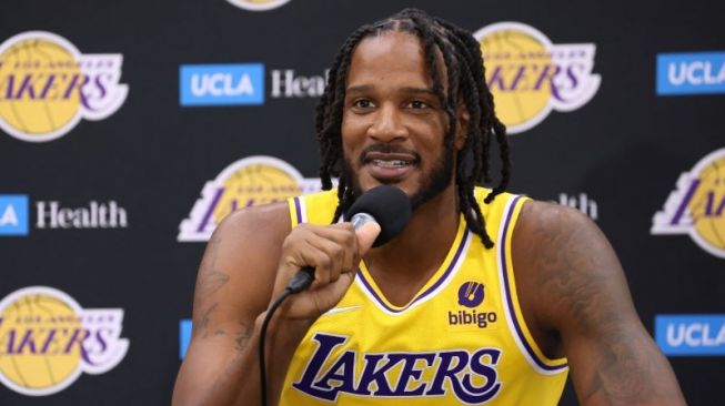 Operasi Pergelangan Kaki, Trevor Ariza Absen Delapan Minggu