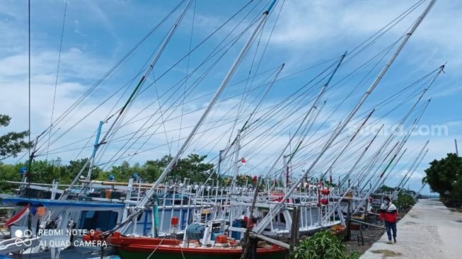 Cuaca Ekstrem, Sudah Tiga Hari Nelayan Pesisir Teluk Lampung Berhenti Melaut