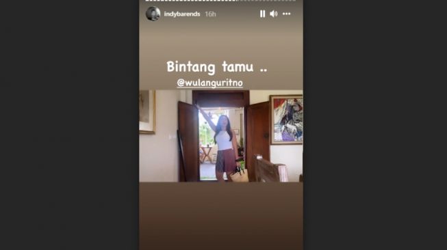 Momen Wulan Guritno ke Warung Tamara Bleszynski. [Instagram]