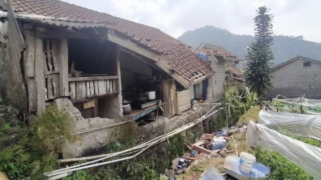 Ledakan Terjadi di Cianjur, Tiga Orang Terluka dan Satu Rumah Rusak, Penyebabnya Terungkap