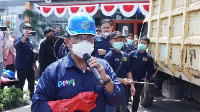 Direktur Jenderal Perhubungan Darat, Budi Setiyadi dalam acara Pekan Nasional Keselamatan Jalan Tahun 2021 dengan tema Koalisi Teman Sejati (Selamat Di Jalan Dan Hati-Hati) yang berlokasi di Terminal Tipe A Gambut Barakat, Banjar, Kalimantan Selatan, pada Kamis (7/10/2021) [ANTARA/HO-Kementerian Perhubungan].