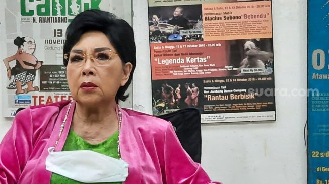 Titiek Puspa Rilis Lagu Dua Sejoli untuk Para Sesepuh