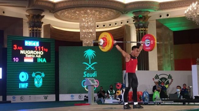 Atlet Angkat Besi Indonesia Pecahkan Rekor di Arab Saudi