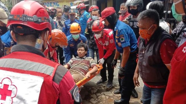 Panik Dituduh Maling, Sopir Mobil Boks Kabur Tabrak Sejumlah Kendaraan di Malang