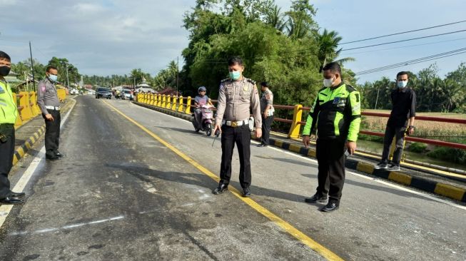 Polisi Ungkap Kronologis Kecelakaan Maut, Bus versus Motor di Jembatan Jariang