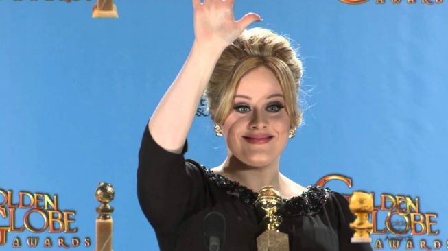 Transformasi Adele. (YouTube/Golden Globes)