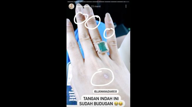 Medina Zein unggah foto luka di tangan [Instagram/@medinazein]