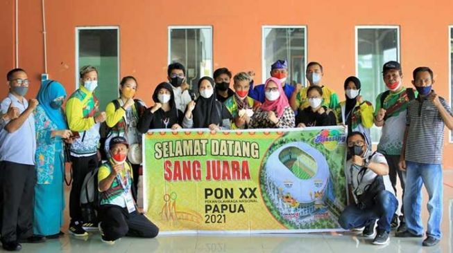 Sumbang 3 Medali Emas PON Papua, Atlet Senam Riau Tiba di Pekanbaru