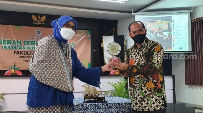 FOTO: Siti Murtiningsih Resmi Jadi Dekan Fakultas Filsafat UGM Periode 2021-2026