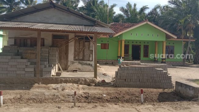 Rumah orang tua Gus Miftah di Desa Adiluhur, Kecamatan Jabung, Lampung Timur. [Suaralampung.id/Santo]