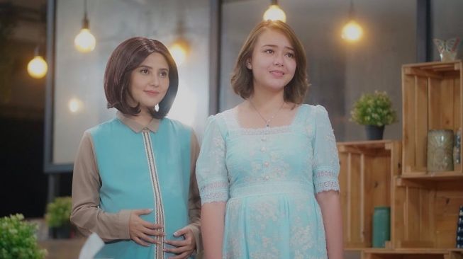 7 Potret Artis Belum Menikah Pamer Baby Bump, Mendalami Banget