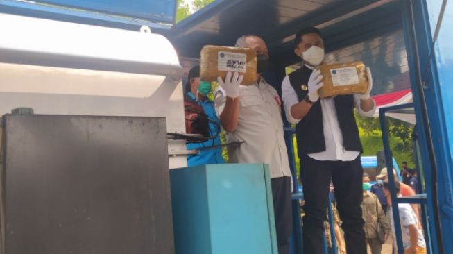 Hengky Kurniawan dan BNN  Bakar Ratusan Kilogram Ganja