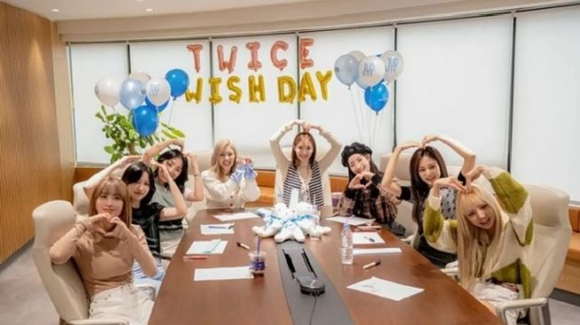 TWICE Kabulkan Mimpi Anak Penderita Penyakit Kritis dan Akan Gelar Konser