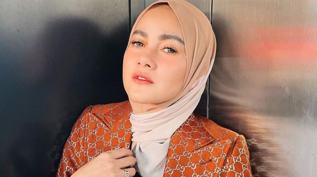 8 Pesona Olla Ramlan: Masuk Daftar Wanita Tercantik Dunia, Satu-satunya yang Berhijab!