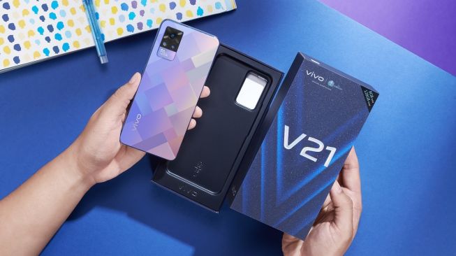 Vivo V21. [Vivo Indonesia]