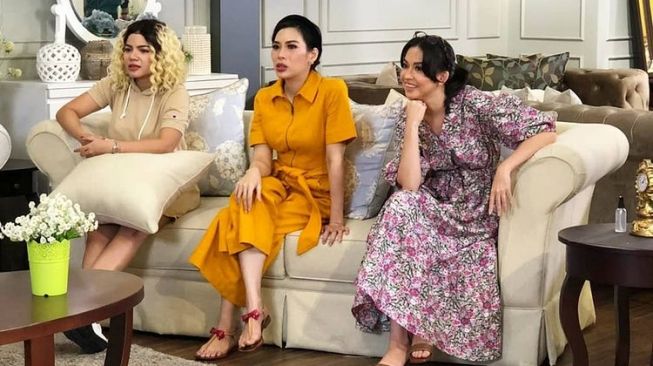 Dinar Candy Sebut Anya Dwinov Perawan Tua, Karina Nadila Jawab Pedas