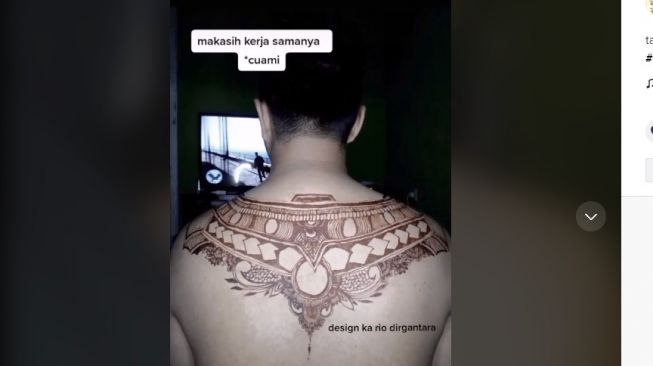 Tato Henna (www.tiktok.com/@kireihenna3)