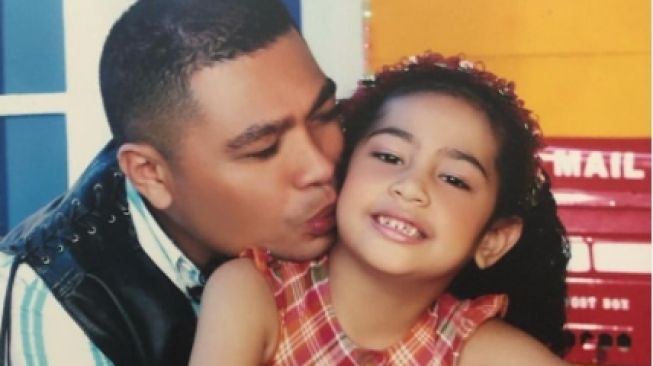 Athalia Lemos anak sambung Krisdayanti. [Instagram/athalialemos]