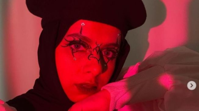 Potret Cantik Adik Fadil Jaidi, Dilla Jaidi. [Instagram/dillaljaidi]