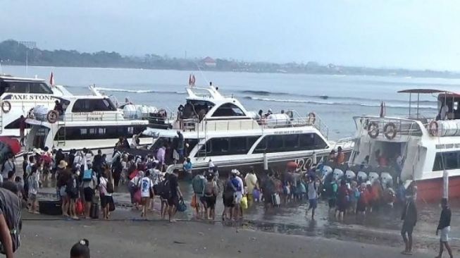 Banyak Wisatawan ke Nusa Penida, Penyeberangan di Sanur Membludak
