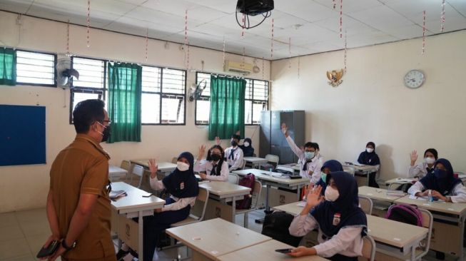 PTM Pertama di Balikpapan, Prokes Ketat Saat Pembelajaran