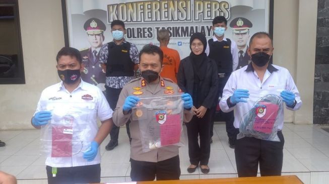 Misteri Kematian 2 Orang di Saung Ikan Terungkap: Korban Meninggal Terkena Ranjau