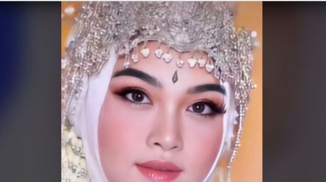 Viral Makeup Pengantin Hasil Pakai Aplikasi (tiktok.com/@kaylaaurellyy)