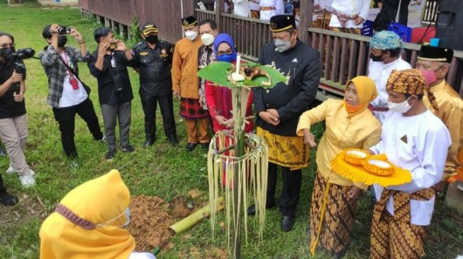 Mengenal Prosesi Besawai dan Bepelas, Acara Adat Kutai yang Sempat Berhenti Karena Pandemi