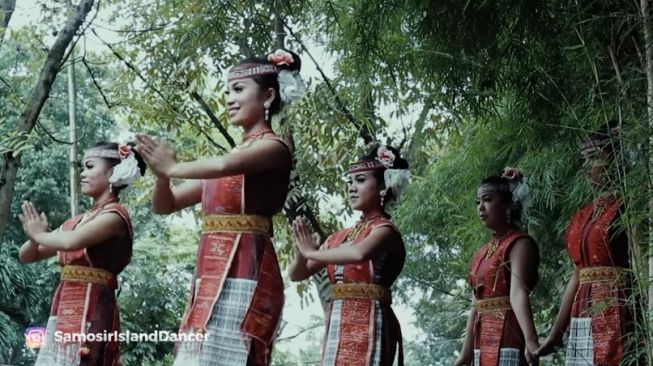 Mengenal Tari Tor Tor Asal Sumatera Utara yang Penuh Bersejarah dan Penuh Makna