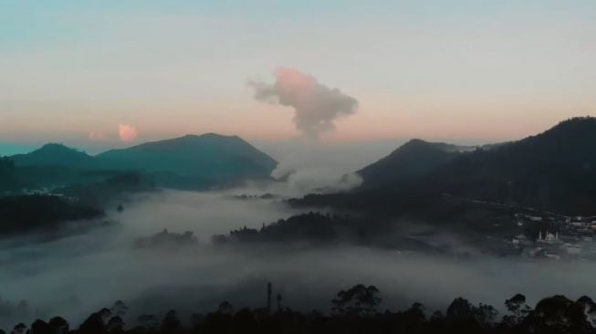 5 Wisata Wonosobo Terpopuler: Petak 9 Dieng, Gunung Prau Hingga Curug Winong Kaliwiro