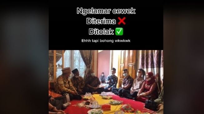 Lamaran cewek dikira ditolak (tiktok.com/@rohma0317/)