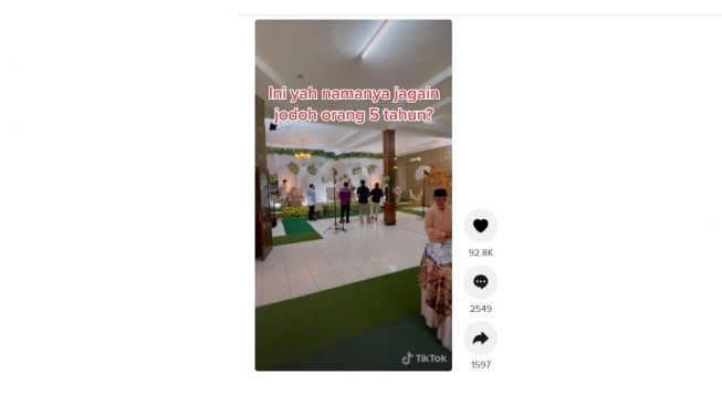 Pacaran 5 tahun ditinggal menikah. [TikTok] 