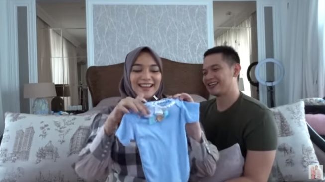 Gender Reveal Artis. [Youtube/Ciky Citra Rezky]