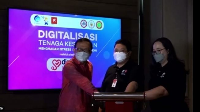 Sosialisasi Digitalisasi Tenaga Kesehatan dan Webinar Strategi Tenaga Kesehatan Menghadapi Stres di Masa Pandemi yang digelar Kominfo dan Asosiasi Health Tech Indonesia, Sabtu (9/10/2021). [dokumentasi pribadi]