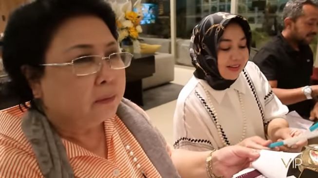 Momen Nikita Willy umumkan kehamilan. [YouTube/Nikita Willy Official]