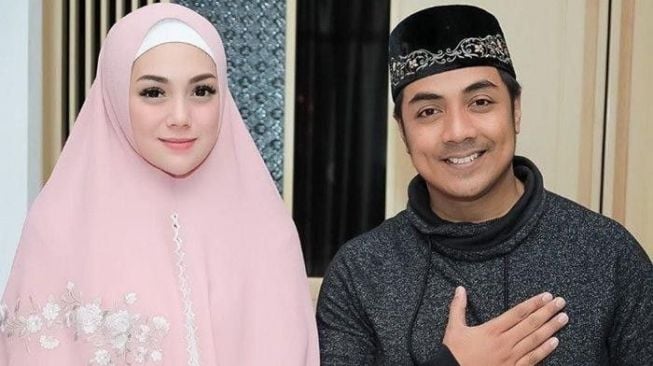 suryamalang.tribunnews.com https://keepo.me/celeb/walau-non-muslim-7-artis-ini-terlihat-cantik-saat-mengenakan-hijab/ Editor :Faizah Pratama