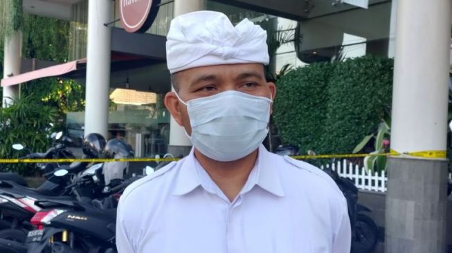 Tes Swab Kepada 11 Karyawan Hotel yang Kontak Dengan Wisatawan Omicron Surabaya Negatif