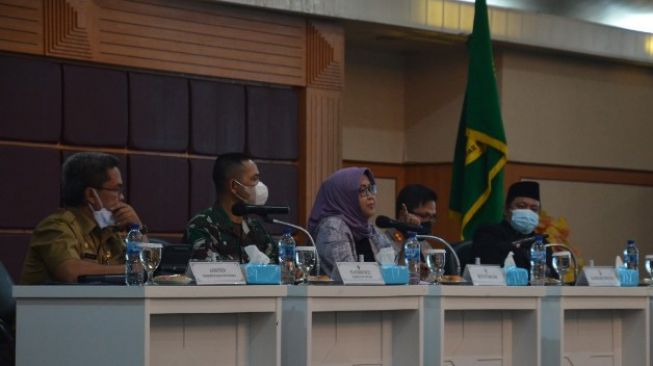 Bupati Bogor Kumpulkan Camat, Bahas Percepatan Vaksinasi
