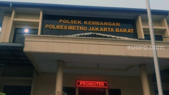 Jidat Robek, Pria di Kembangan Tepergok Maling Helm Babak Belur Diamuk Warga