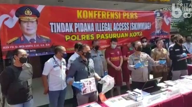 2 WNA Bulgaria Ini Jadi Bandit di Indonesia, Pasang Kamera Lalu Curi PIN Nasabah di ATM