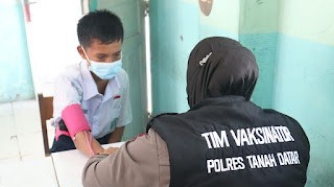 164 Siswa MTsN Batusangkar Berhasil Divaksin Gerai Polres Tanah Datar