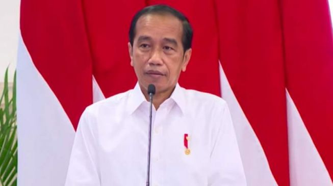 Presiden Jokowi Perintahkan OJK Stop Izin Pinjol Legal Baru