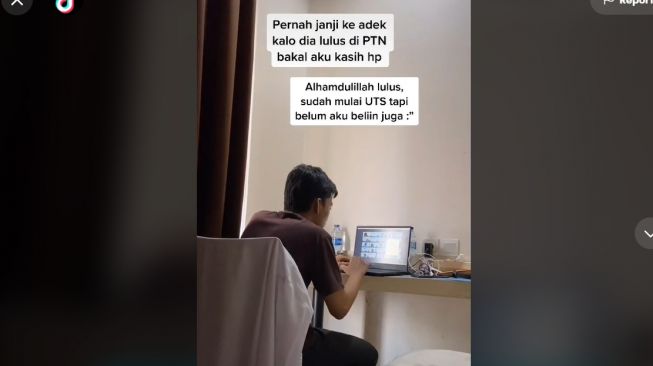 Disuruh Buka Kardus Cemilan, Pria Kaget Lihat Isi Barang di Dalamnya (TikTok)