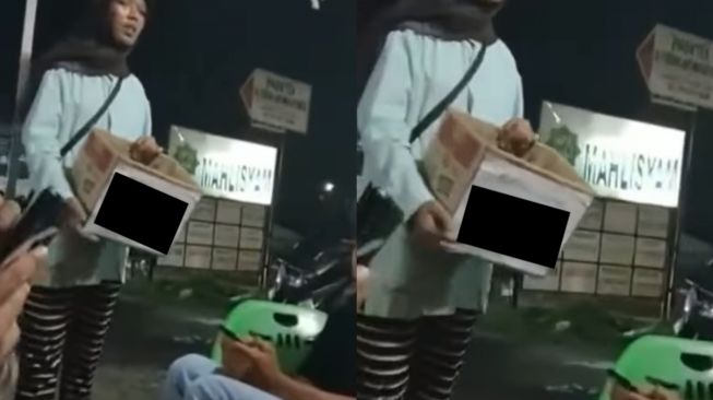 Wanita Minta Sumbangan, Tulisan di Kardus Disorot: Pantes Nggak Ada yang Nyumbang