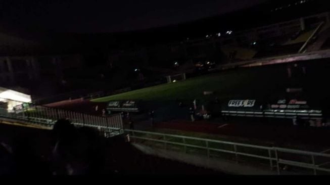 Terkuak Lur! Ini Lho Penyebab Lampu Stadion Manahan Mati Jelang Derbi Mataram