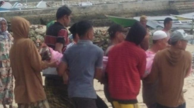 Warga Takalar Meninggal Disambar Petir di Atas Perahu Jolloro