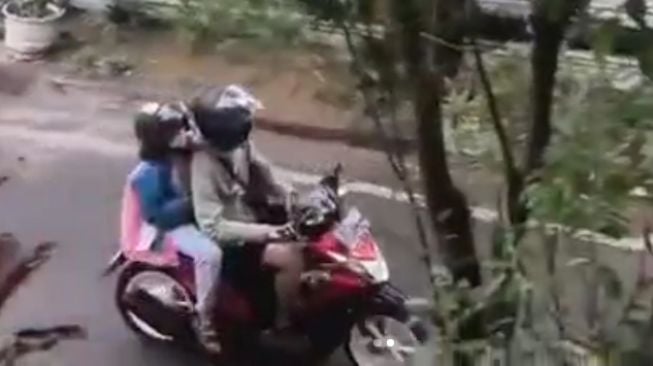 Pemotor Honda BeAT bikin cewek mau diboncengin (Instagram)