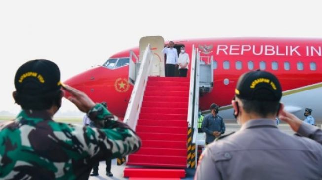 Presiden Jokowi Akan Mengunjungi Puncak Waringin dan Goa Batu Cermin