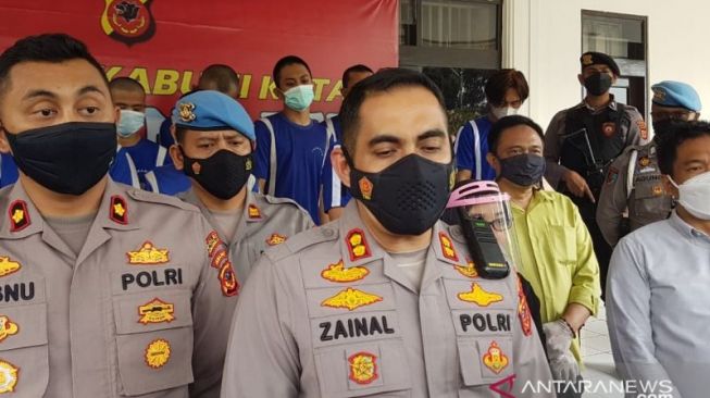 Ibu Korban Kekerasan Seksual Ngadu ke Hotman Paris, Polisi Minta Keluarga Bersabar