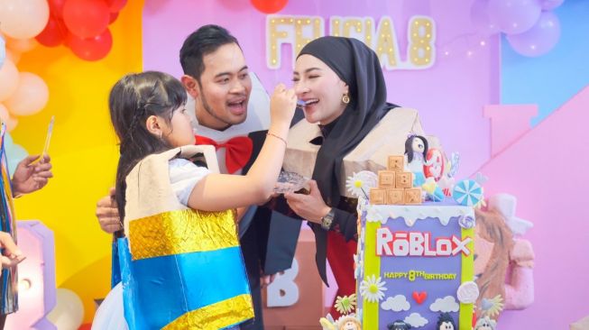 9 Momen Pesta Ulang Tahun Anak Gilang Widya Pramana, Shandy Purnamasari Jadi Mesin Capit